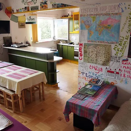 Adventura Hostel *